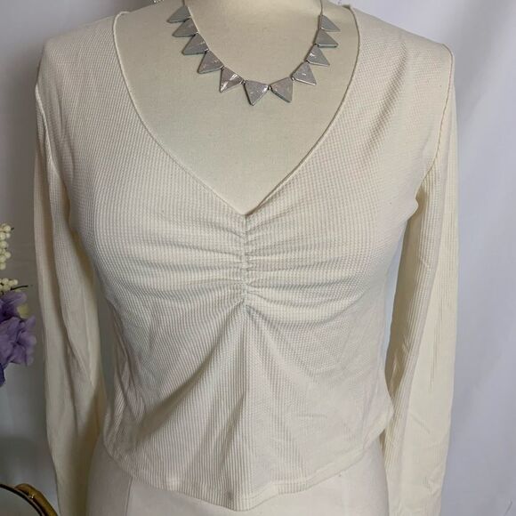 Womens Long Sleeve V-Neck Ruched Thermal Baby T-Shirt - Wild Fable Cream L